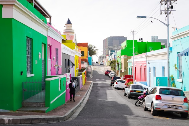 les ruelles colorées de cap town en afrique du sud
