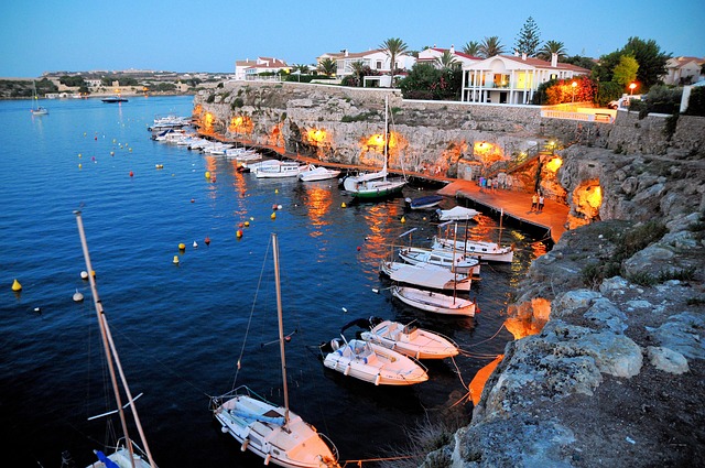 Le port de Majorque de nuit