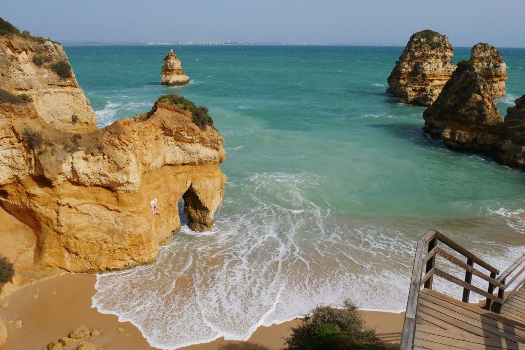 plage de l'algarve au portugal