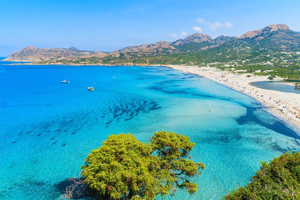 plage paradisiaque en corse