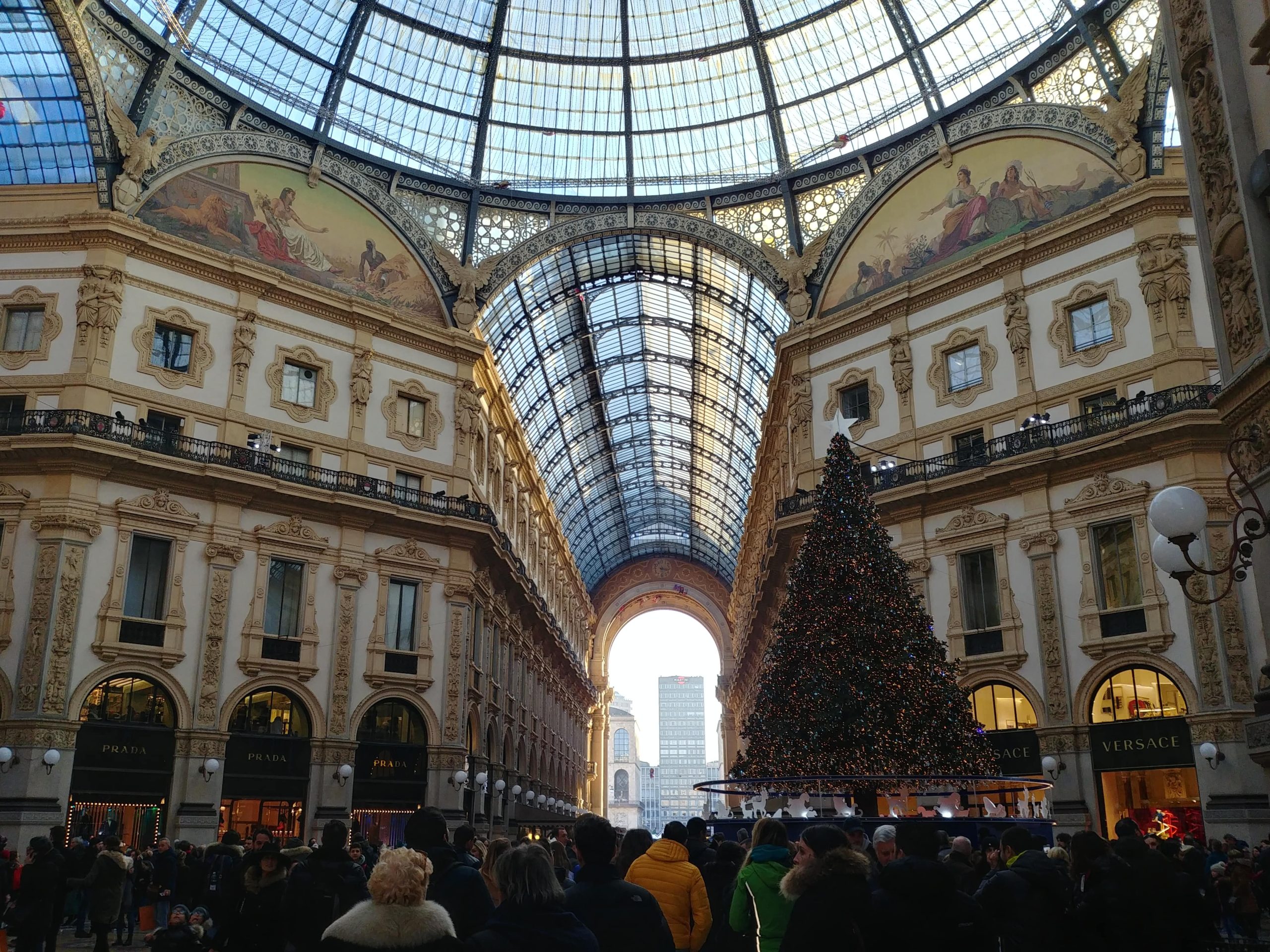 galerie à milan pendant noël