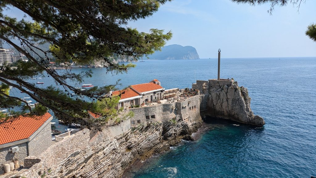 bord de mer au montenegro