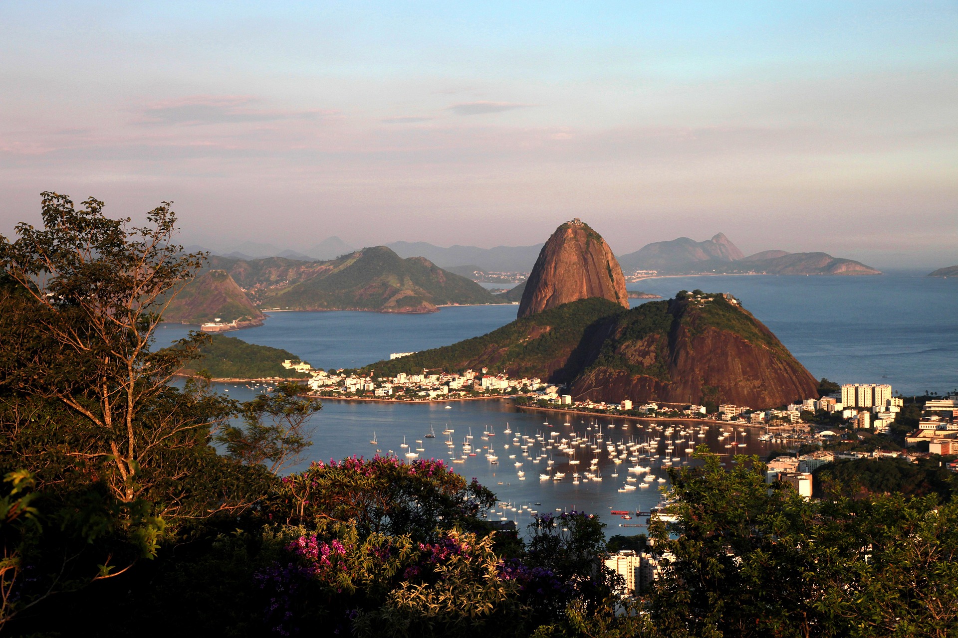 Vue sur la baie de Guanabara à Rio de Janeiro au Brésil