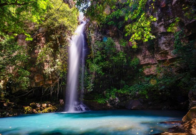 Une cascade dans le parc national Tenorio au Costa Rica