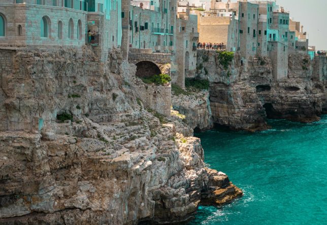 Bari vue depuis la mer dans les Pouilles